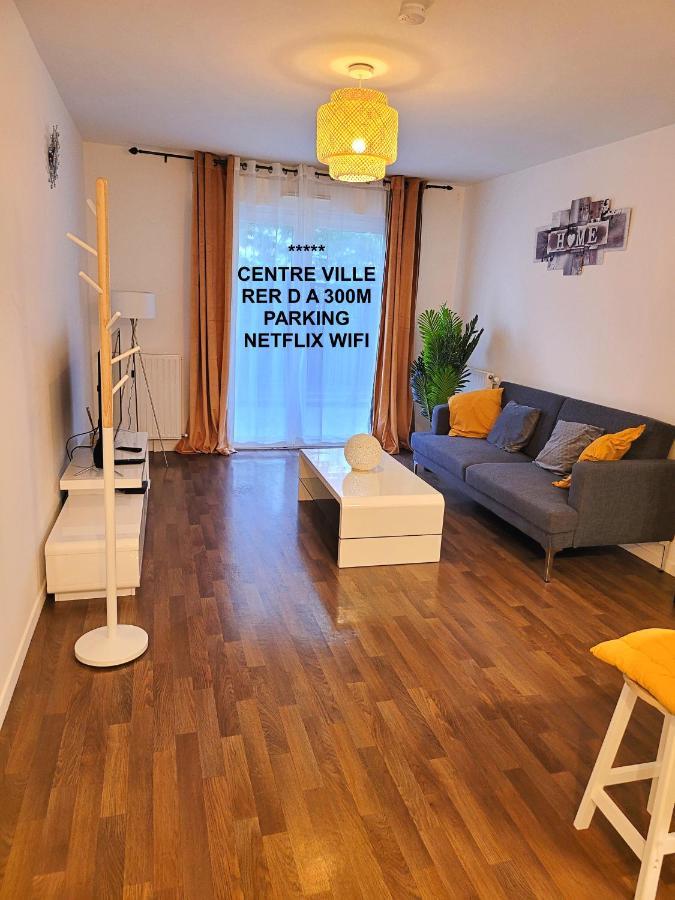 III Appart 2 Pieces, Neuf 200 M De Gare Parking Netflix Evry Courcouronnes Екстериор снимка